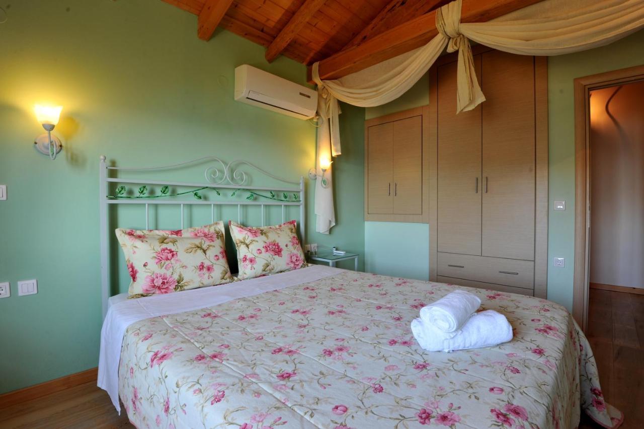 Villa Theodora View Apartments Zeys Agios Georgios Pagon Bagian luar foto