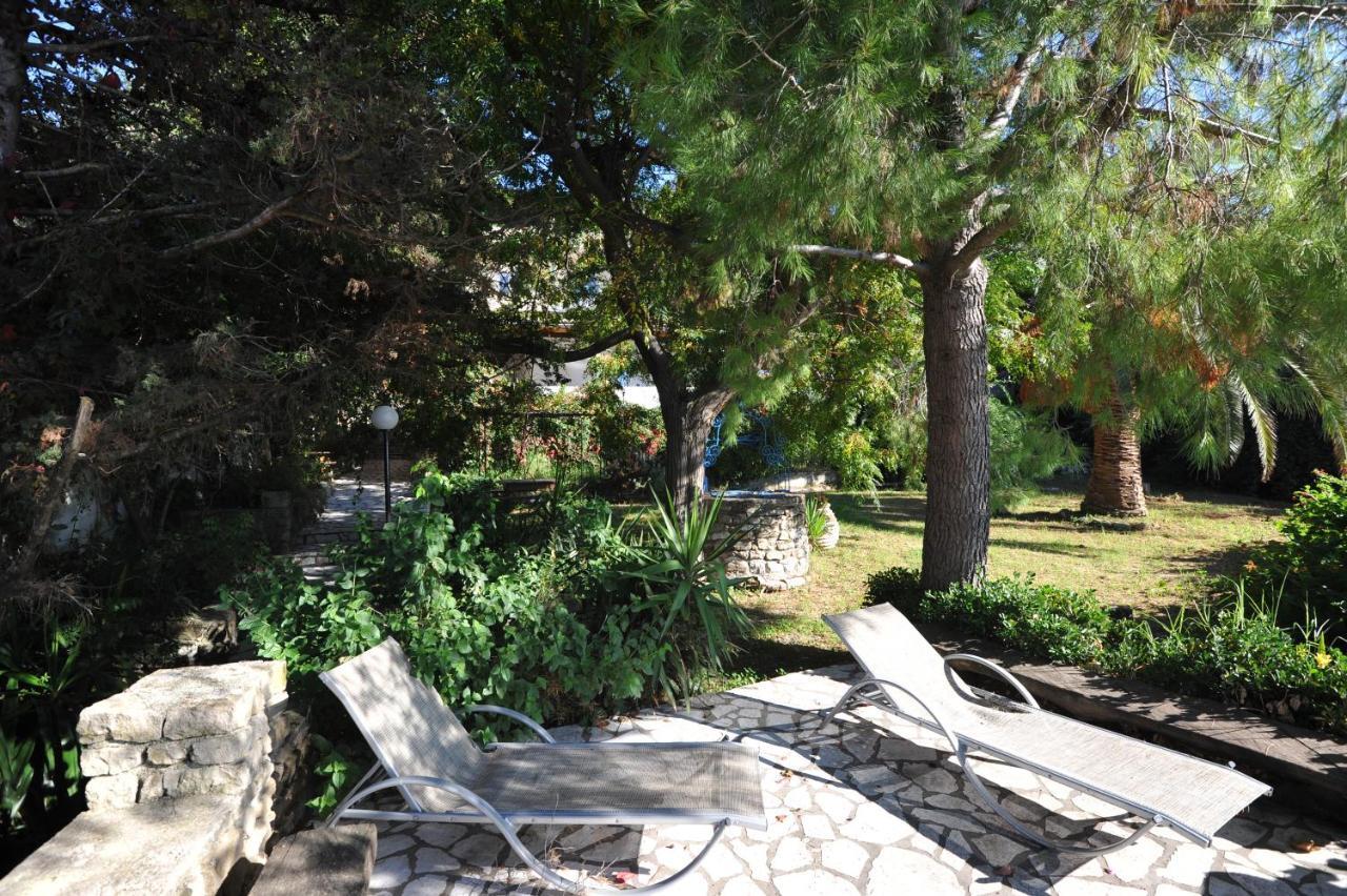 Villa Theodora View Apartments Zeys Agios Georgios Pagon Bagian luar foto